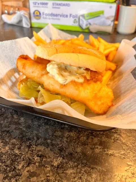 Beach Deck Bar & Grill