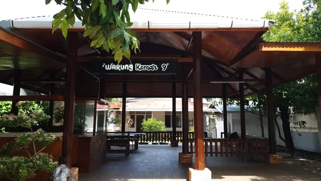 Warung Komar 9