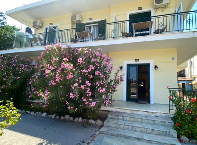 Lemon Art Hotel Apartments