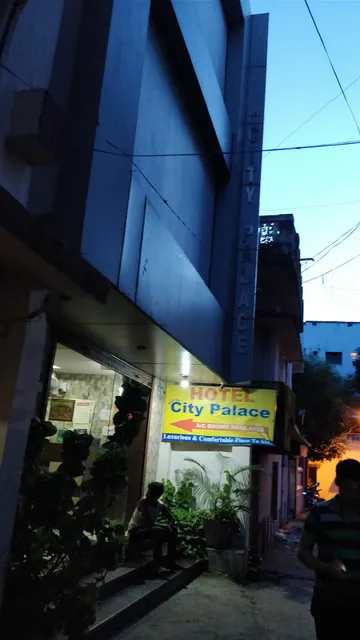 OYO Flagship Hotel New City Palace