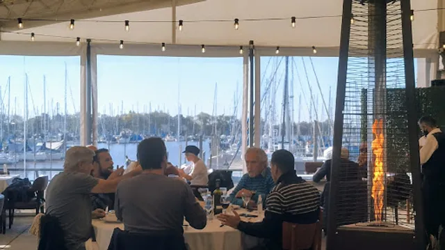 Punto Amarradero - Centro de graduados del Liceo Naval