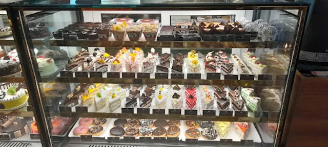 Ribbons and Balloons - The Cake Shop