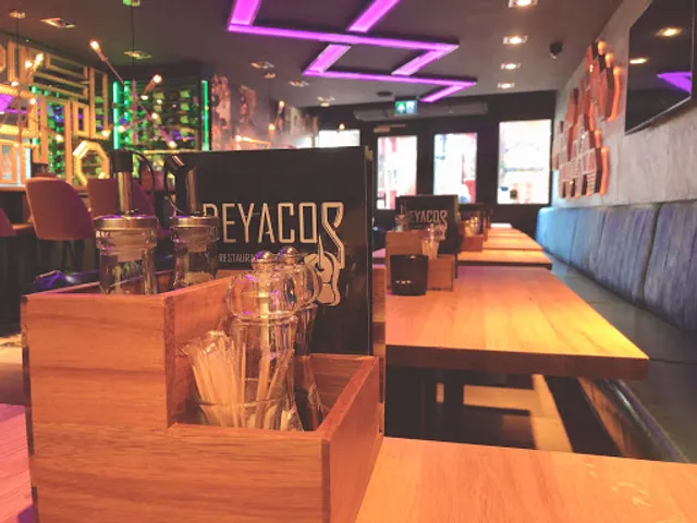 Deyacos Restaurant & Bar