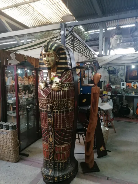 El Cisne Flea Market