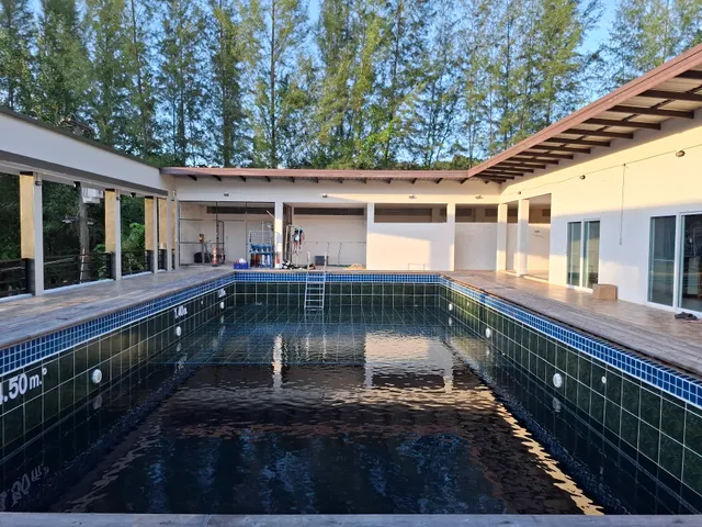 Sign Pool & Dive resort