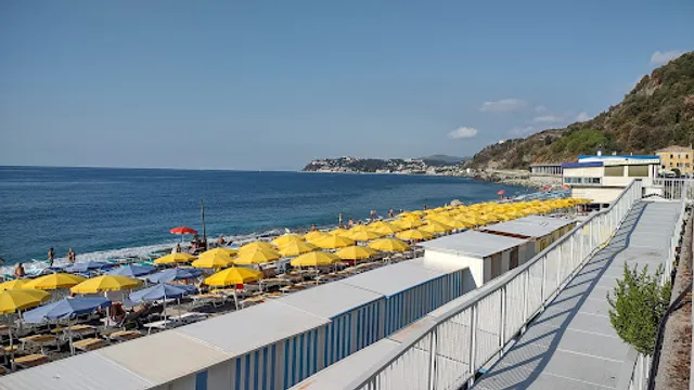 Salto Nel Blu Beach Bar