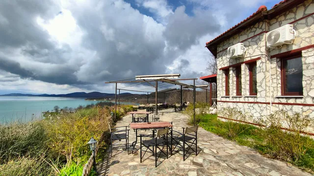 Παρατηρητήριο Υπερώον (ξενώνας - καφετέρια)