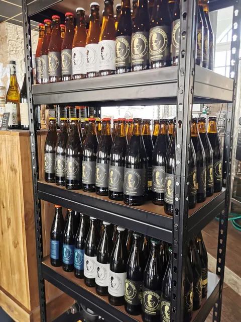 Le Grand Barbu - Brasserie TYPSI'S Bar à cocktails Concerts live