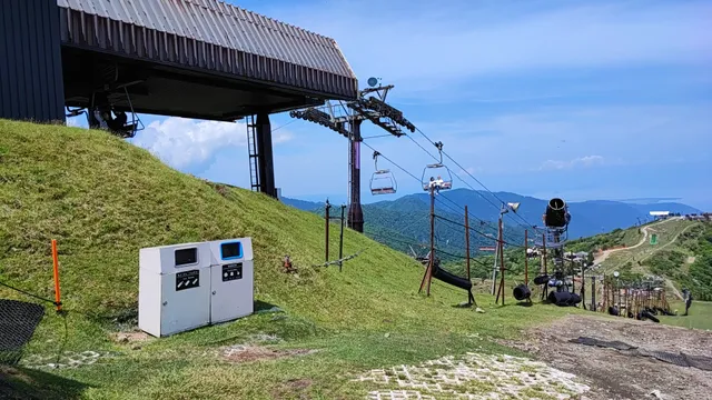 ホーライリフト山頂乗降場