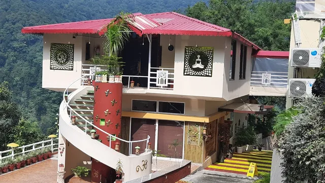 Veda5 Ayurveda & Yoga Retreat Rishikesh