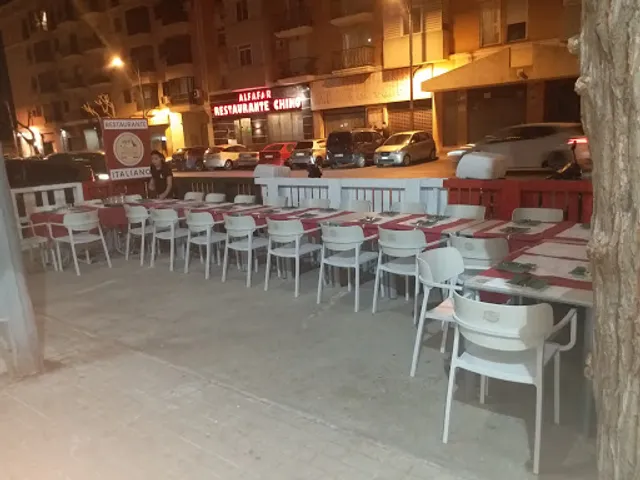 Italian Village Restaurante Pizzeria y comida Hindu