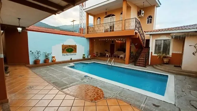 Hotel Green Frog Inn Bed and Breakfast