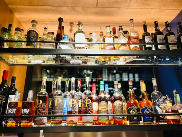 Helix Wine, Craft Bar & Cafe