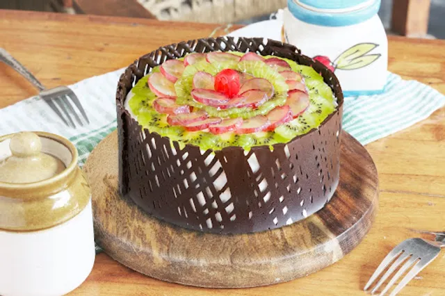 Crust N Cakes (DLF City Phase 3)