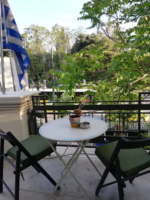 Cafe Merlin Theocharakis foundation