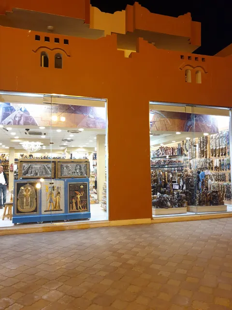 Cleopatra Bazar Bostan Branch