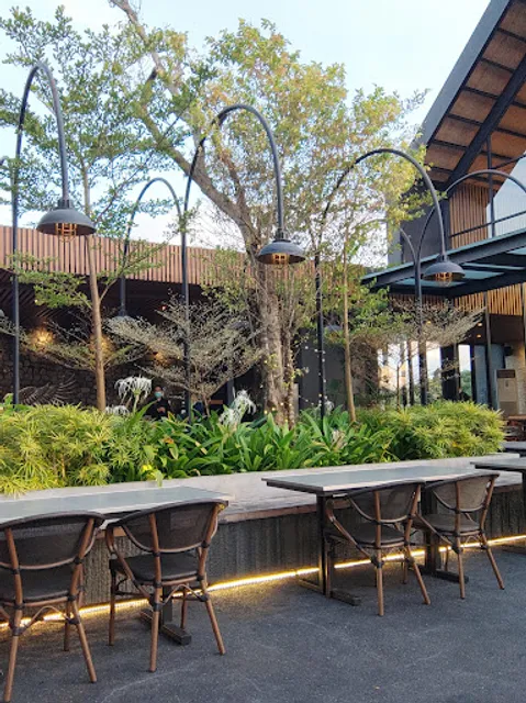 Latar Ijen Resto & Cafe