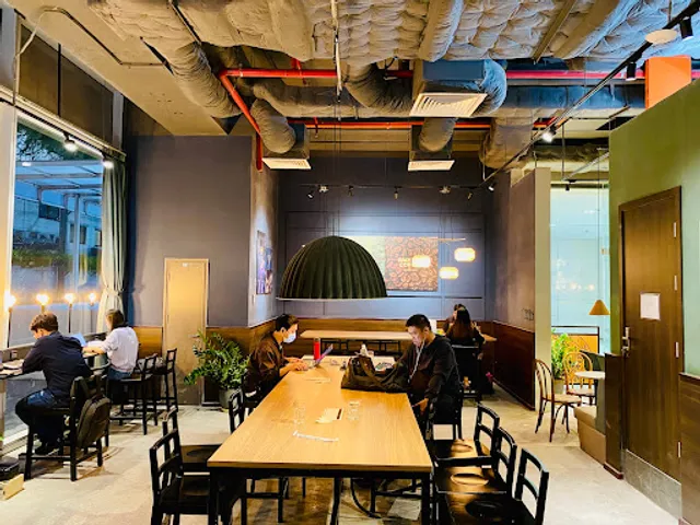 Wayne’s Coffee Viettel Complex