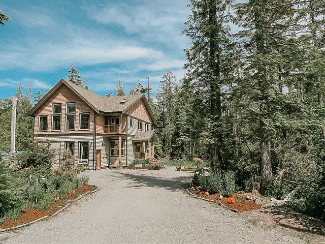 Cobble Wood & Bird Sanctuary Guesthouses & Suites