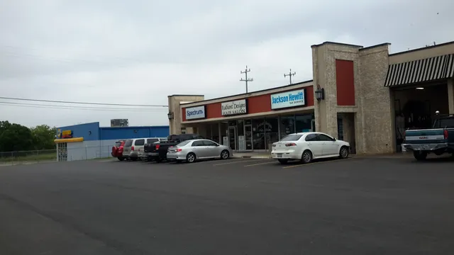 Universal Square Shopping Center