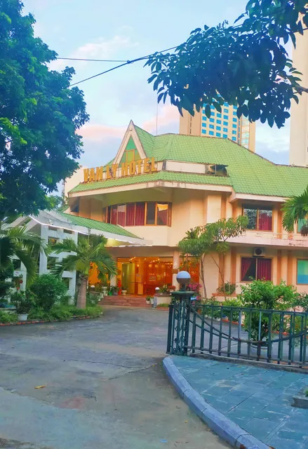Van Ly Hotel