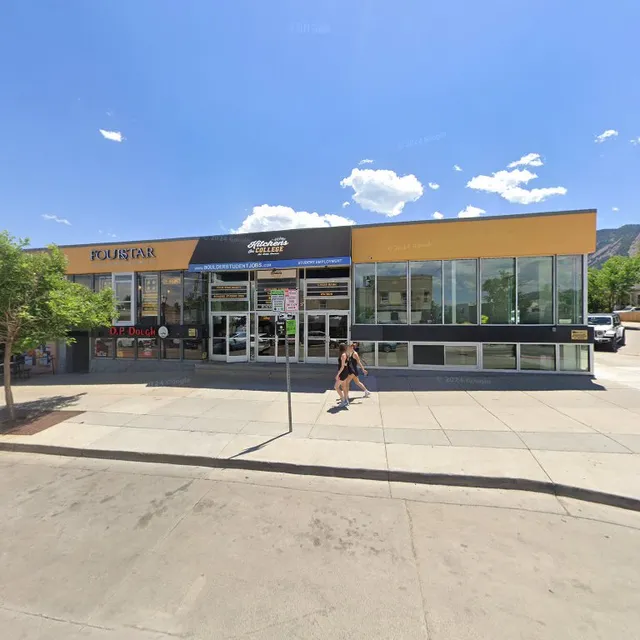 Boulder Curry on Hill