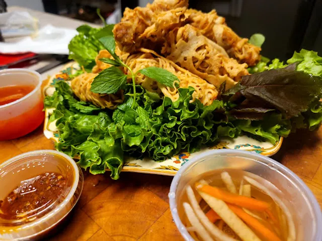 Tuyen's Asian Bistro