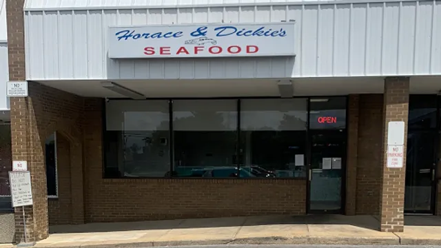 Horace and Dickies Seafood of Waldorf