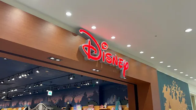Disney Store Ikebukuro Sunshine Alpa