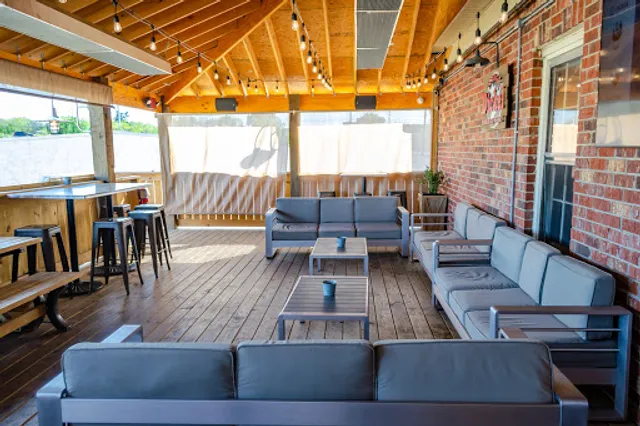 Jolly Ollie's Pizza & Pub