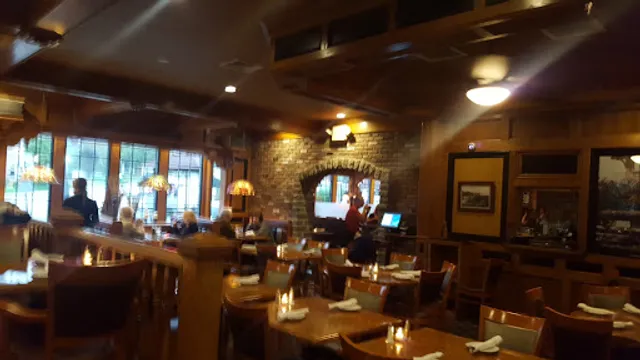 W’s Village Grille Restaurant & Bar