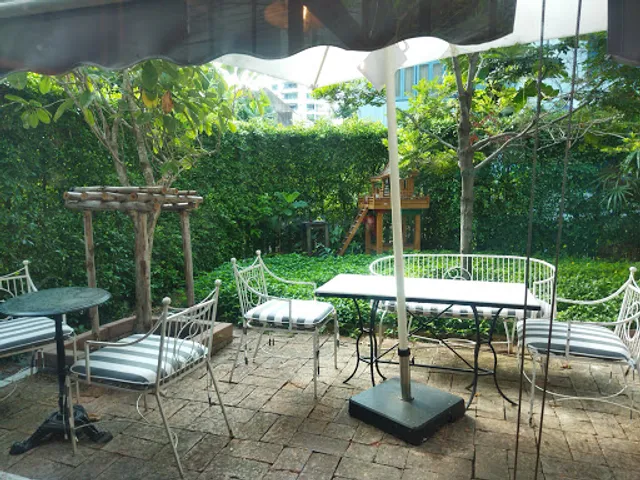 Kenn's Coffee & Croissant