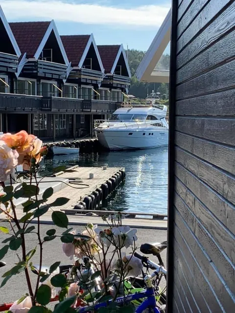 Trysnes Brygge ferieleiligheter og båtutleie