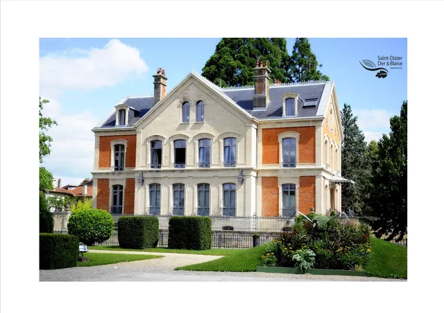 La Maison Des Officiers