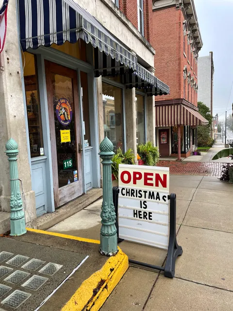 What Goes 'Round Thrift Shoppe