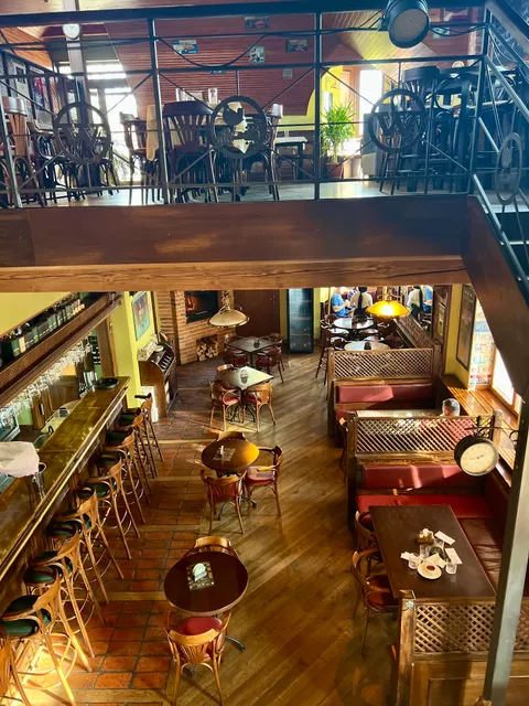 Woodstock Bar&Restaurant