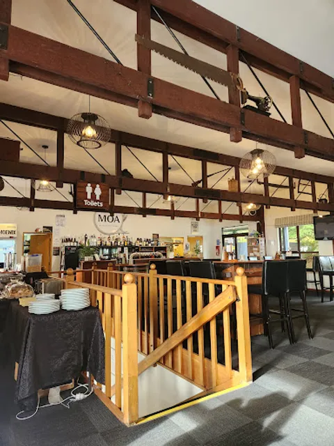 The Crafty Moa Restaurant & Bar