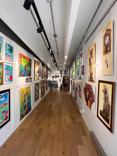 Ana's Art Gallery