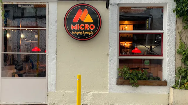 Micro Burgers & Music