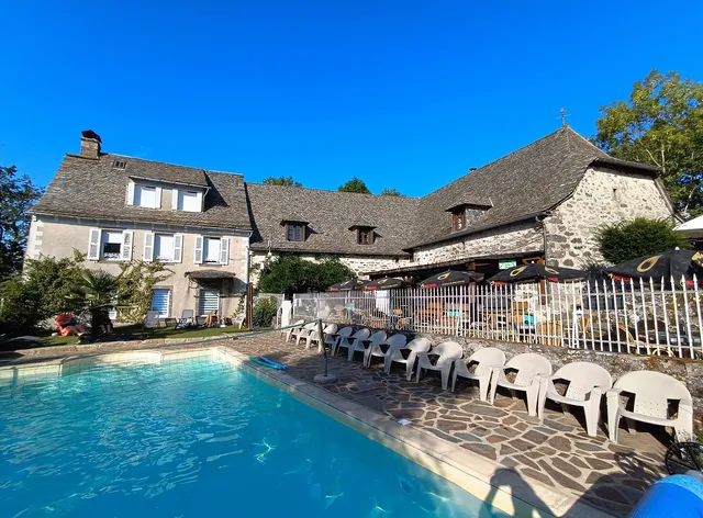 Le Clos de Banes - Camping et Chambre d'hôtes