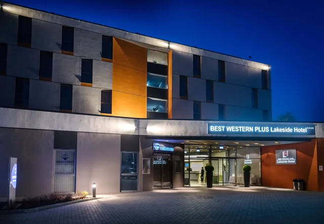 Best Western Plus Lakeside Hotel