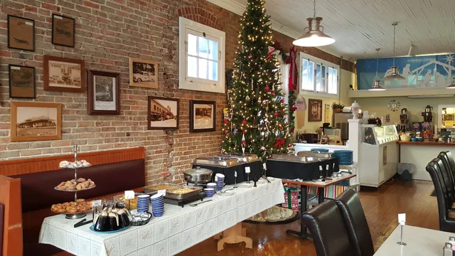 Bloom's Baking House and Restaurant