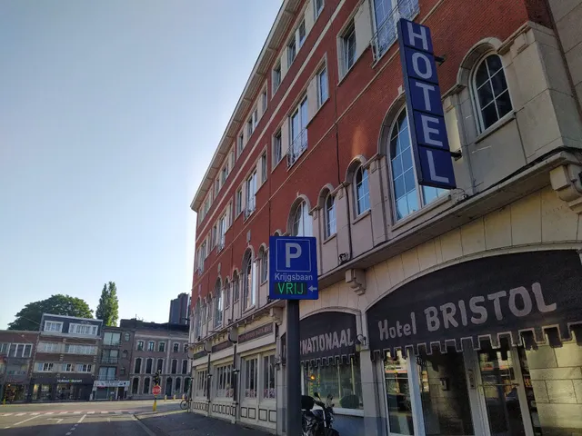 Hotel Bristol International