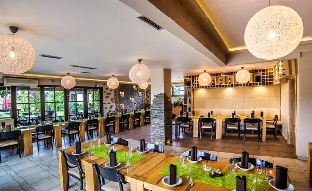 Villa Monde, Dušan Bezjak s.p.