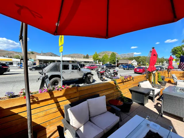 County Line Eat & Drink on Woodin