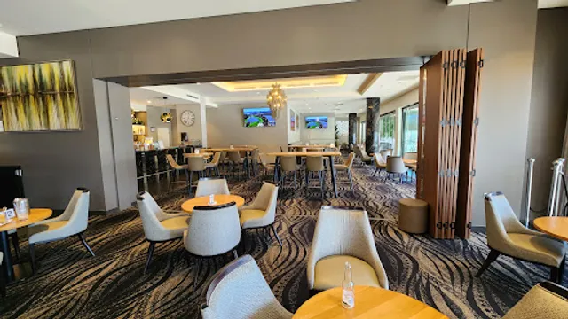 Tassels Place Bar and Bistro