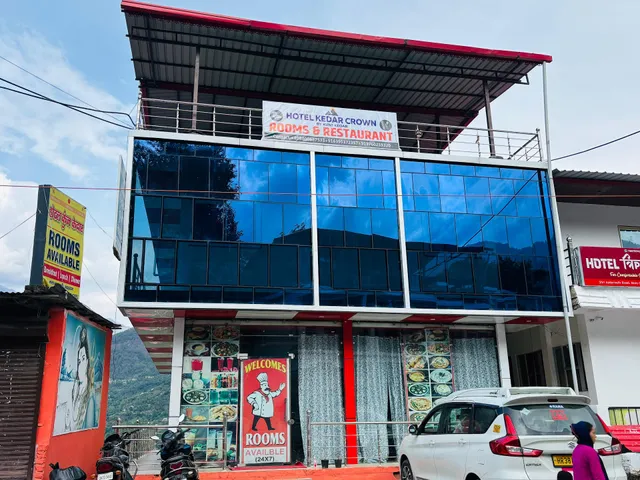 Hotel Kedar Crown