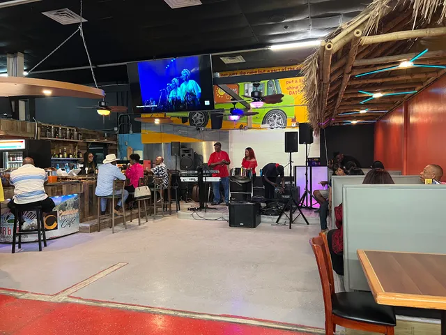 Island Moon Shrimp & Wing Hut