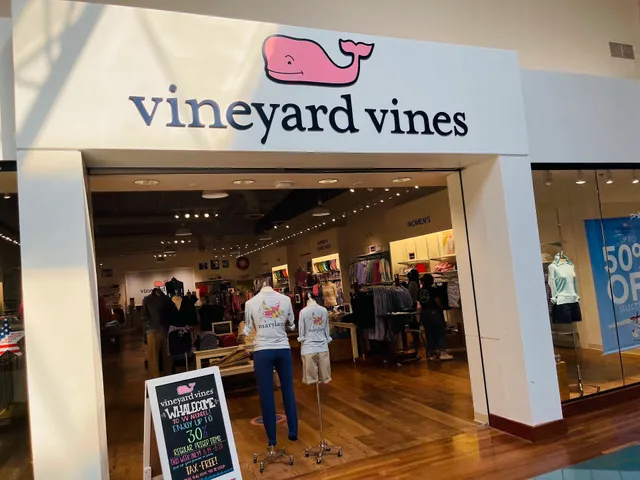vineyard vines Outlet