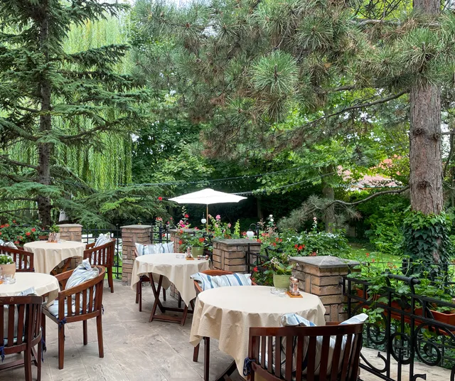 Villa Rosa Restaurant & Pension